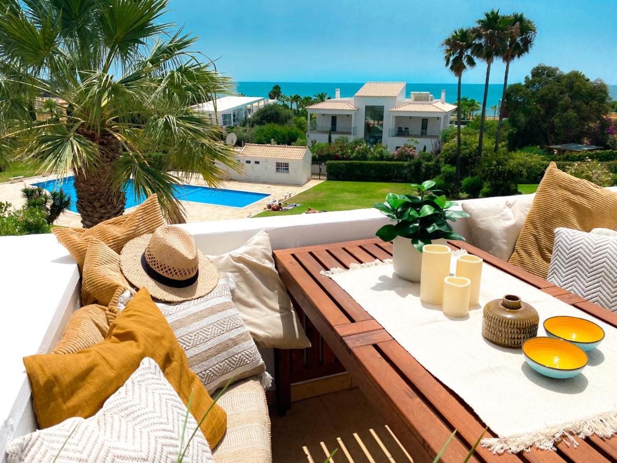 Beach Villa With Ocean View And Rooftop Cinema กีอา ภายนอก รูปภาพ